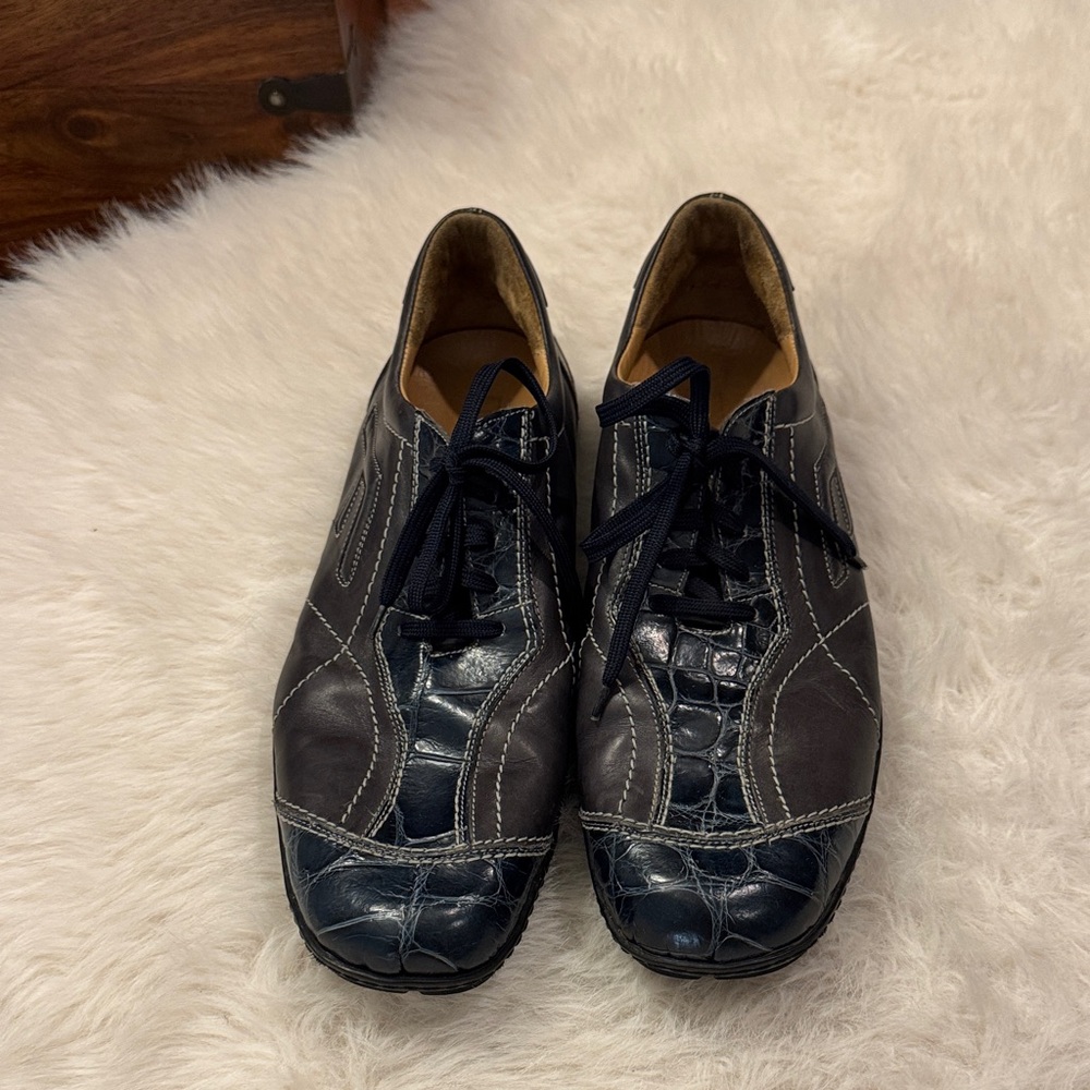 Dennis Italy Men's Navy/Gray Leather Sneakers Style Shoe Size 11 pre-owned.